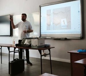 Policyjny technik opowiada o swojej pracy.