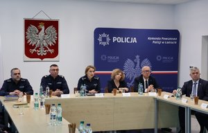 Insp. Małgorzata Fąfara I Zastępca Komendanta Wojewódzkiego Policji w Rzeszowie przedstawia informacje dotyczące stanu etatowego garnizonu podkarpackiego.