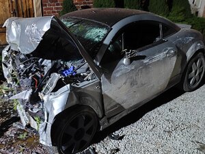 Uszkodzony samochód marki Audi