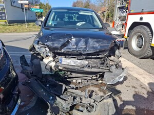 Uszkodzony pojazd marki Volkswagen.